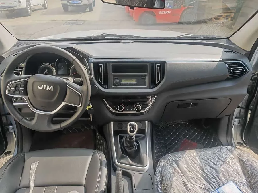 Isuzu RE-MAX Ruimai RE-MAX 2023 2.5T Diesel Manual 2WD Luxury Edition Long Wheelbase 2026 — миниатюра 3