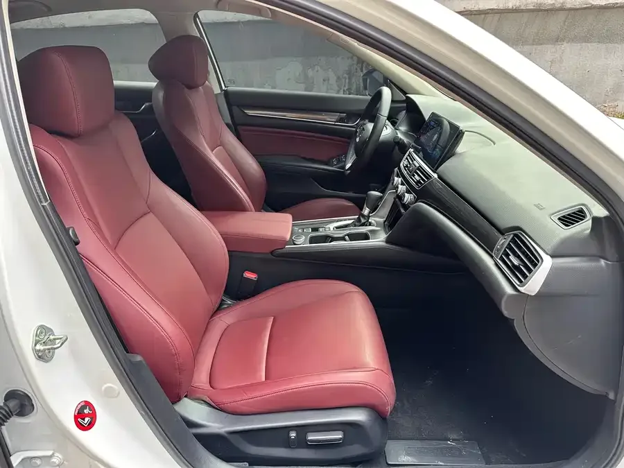 Honda Accord 2022 Accord 260TURBO Fantasy Night Premium Edition 2022 — миниатюра 2