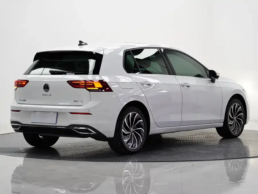 Volkswagen golf Golf 2021 280TSI DSG R-Line 2022 — миниатюра 2