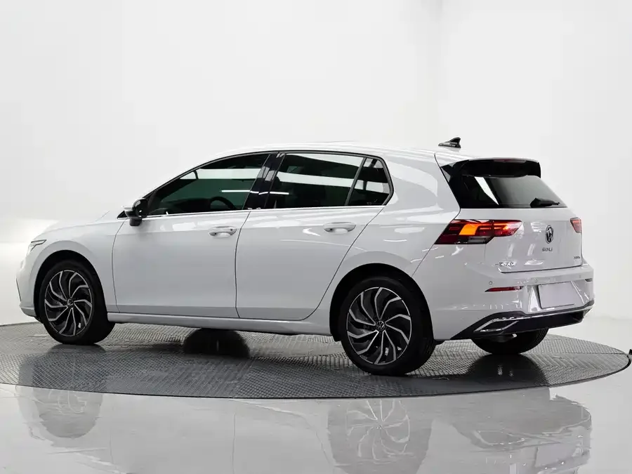 Volkswagen golf Golf 2021 280TSI DSG R-Line 2022 — миниатюра 3