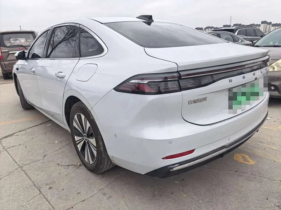 Geely Galaxy A7 Galaxy A7 2025 EM-i 150km Starship Edition 2025 — миниатюра 3