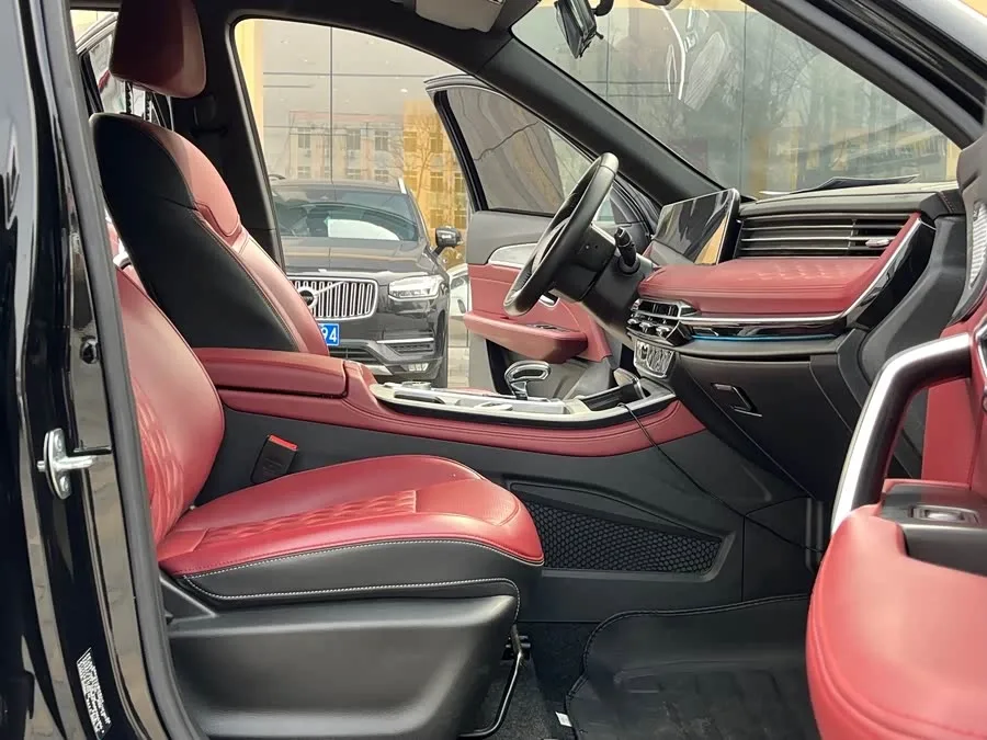 Jetour X70 PLUS JETOUR X70 PLUS 2024 Champion Edition 1.5T DCT Champion MAX 5 Seaters 2024 — миниатюра 3