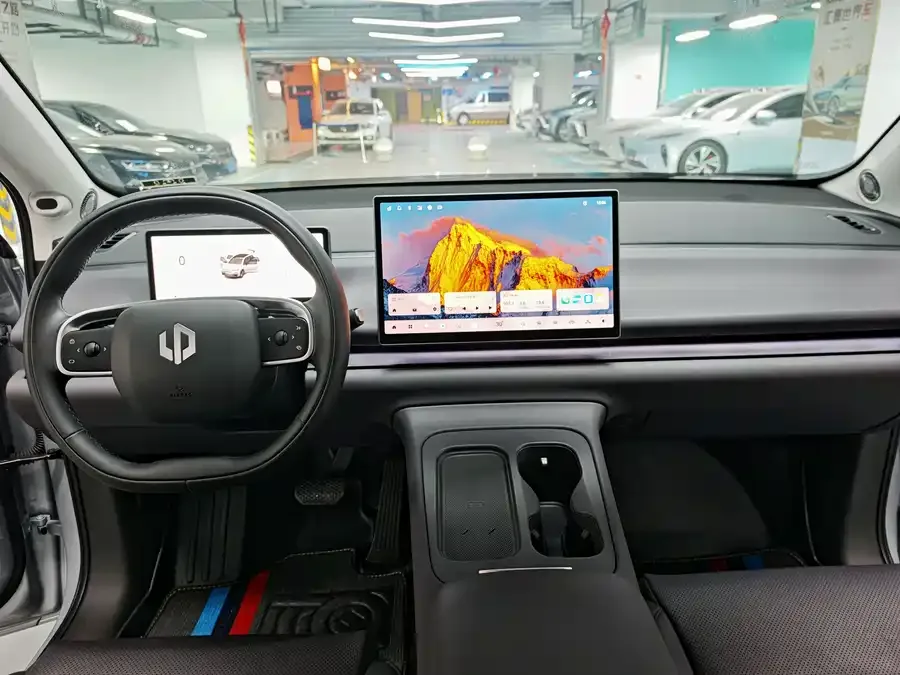 Leapmotor C16 Leapmotor C16 2024 Extended Range 200 Smart Edition 2024 — миниатюра 2