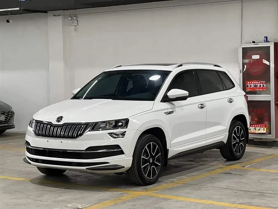 Skoda Karoq Korok 2023 TSI280 Exclusive Edition 2023 — фото 1, купить с доставкой в Москву