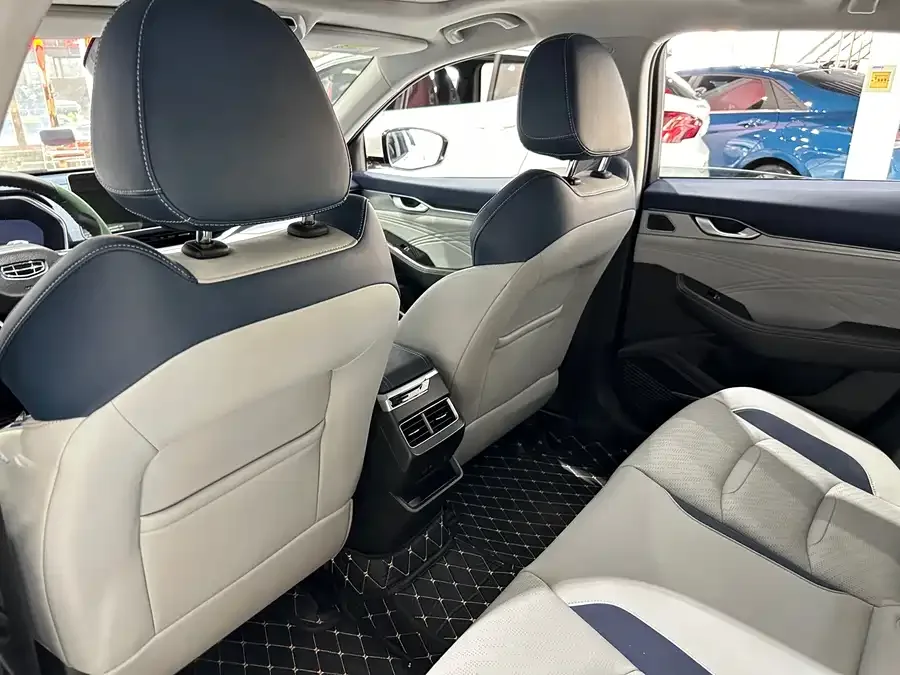 Geely Xingrui Xingrui 2023 2.0TD Premium Edition 2022 — миниатюра 3