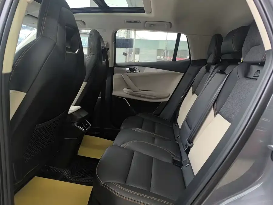 Lynk & Co 06 Lynk & Co 06 2023 Remix 1.5T Plus 2023 — миниатюра 2