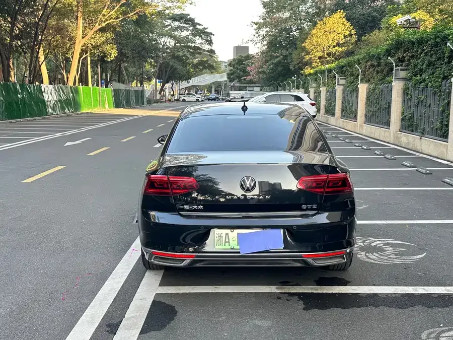 Volkswagen Magotan GTE plug-in hybrid Magotan GTE plug-in hybrid 2022 GTE luxury model 2023 — миниатюра 4