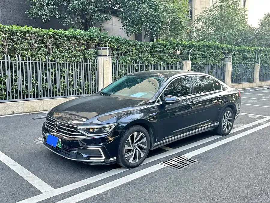 Volkswagen Magotan GTE plug-in hybrid Magotan GTE plug-in hybrid 2022 GTE luxury model 2023 — фото 1, купить с доставкой в Москву