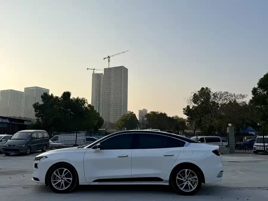 Ford Mondeo 2022 Mondeo EcoBoost 245 Fashion Edition 2022 — миниатюра 2