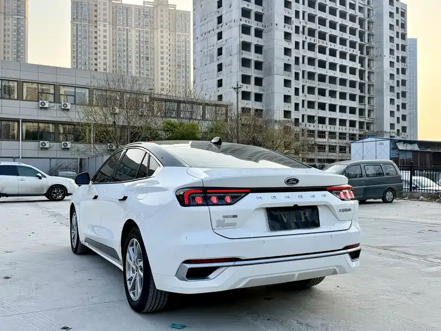 Ford Mondeo 2022 Mondeo EcoBoost 245 Fashion Edition 2022 — миниатюра 3