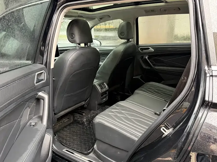 Volkswagen Tiguan L Tiguan L 2023 330TSI Automatic 2WD R-Line Enjoy Edition 2023 — миниатюра 2