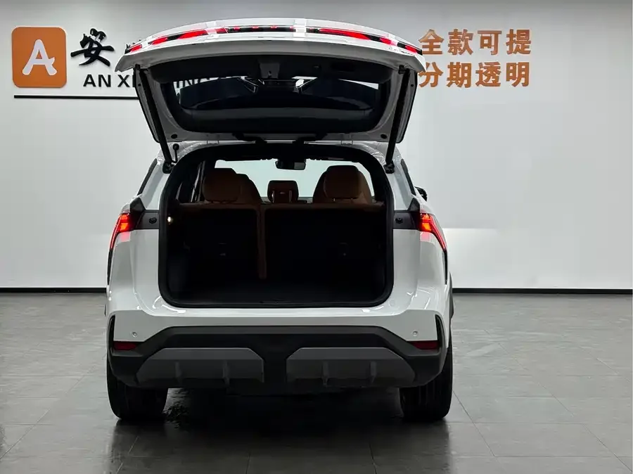 Geely Galaxy L7 Galaxy L7 2025 EM-i 115km Exploration+ Edition 2025 — миниатюра 2