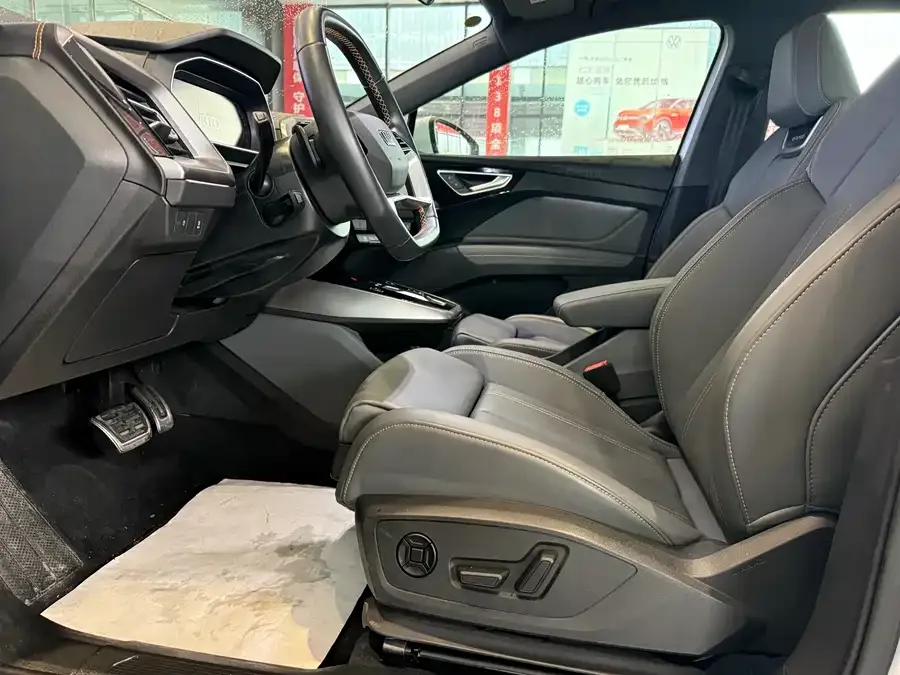 Audi Q4 e-tron 2024 40 e-tron Creative Edition 2024 — миниатюра 4