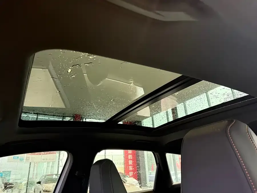 Audi Q4 e-tron 2024 40 e-tron Creative Edition 2024 — миниатюра 5