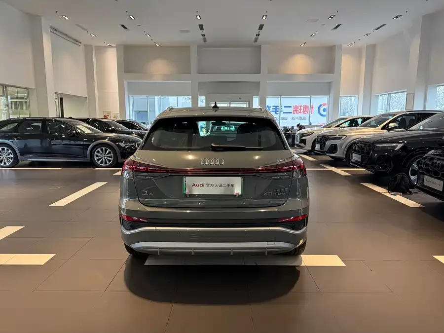 Audi Q4 e-tron 2024 40 e-tron Creative Edition 2025 — миниатюра 2