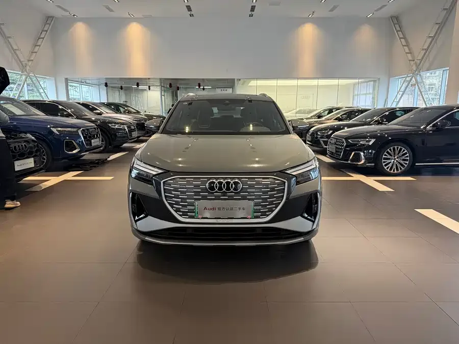 Audi Q4 e-tron 2024 40 e-tron Creative Edition 2025 — миниатюра 3