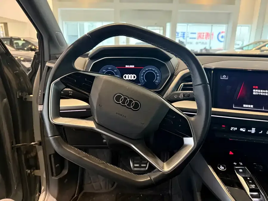 Audi Q4 e-tron 2024 40 e-tron Creative Edition 2025 — миниатюра 5