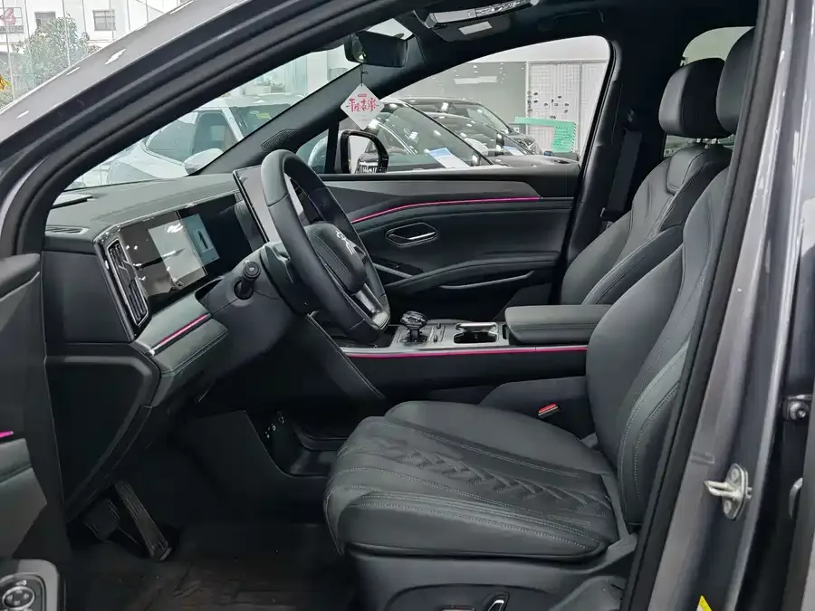 BYD Song L DM-i Song L DM-i 2024 160km Surpassing Edition 2025 — миниатюра 2
