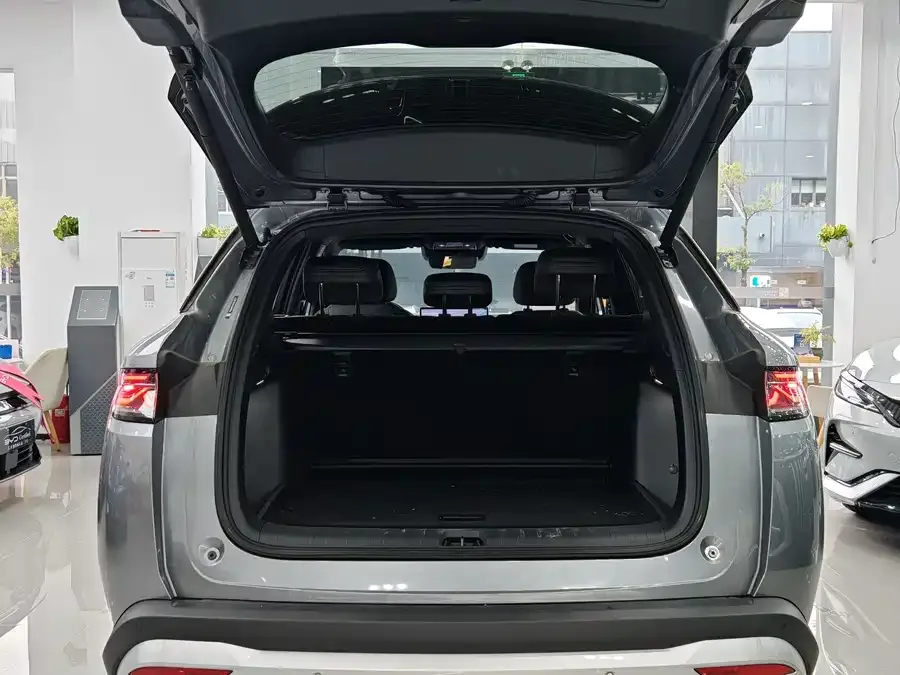 BYD Song L DM-i Song L DM-i 2024 160km Surpassing Edition 2025 — миниатюра 5