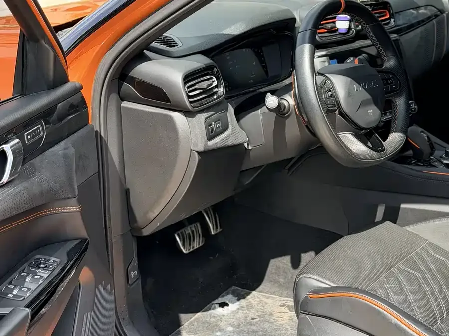 Lynk & Co 02 Hatchback Lynk & Co 02 Hatchback 2021 2.0TD Halo Driving Control Kit Edition 2022 — миниатюра 4