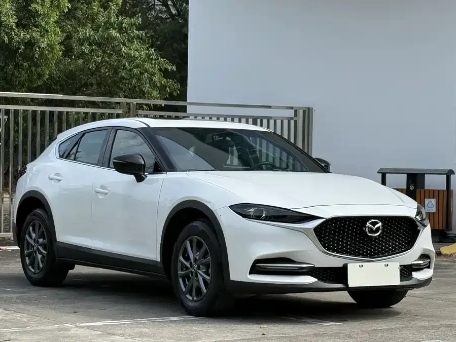 Mazda CX-4 2021 2.0L Automatic 2WD Blue Sky Vitality Edition 2022 — миниатюра 3