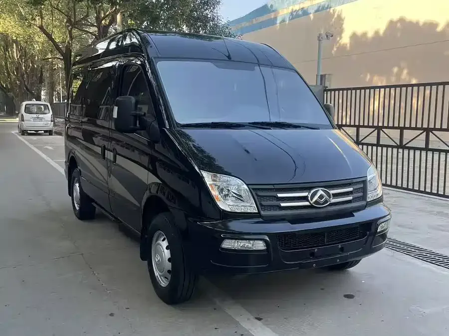 Maxus Xintu V80 Xintu V80 2023 2.0T PLUS AMT Business Edition Short Wheelbase Mid-Roof 10/11/12 Seats 2023 — миниатюра 3