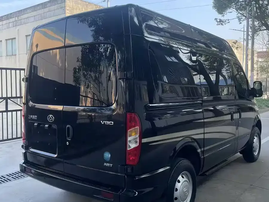Maxus Xintu V80 Xintu V80 2023 2.0T PLUS AMT Business Edition Short Wheelbase Mid-Roof 10/11/12 Seats 2023 — миниатюра 4
