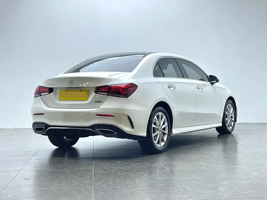 Mercedes-Benz Class A Mercedes-Benz A-Class 2022 Model A 200 L Sports Sedan Dynamic Edition 2022 — миниатюра 3