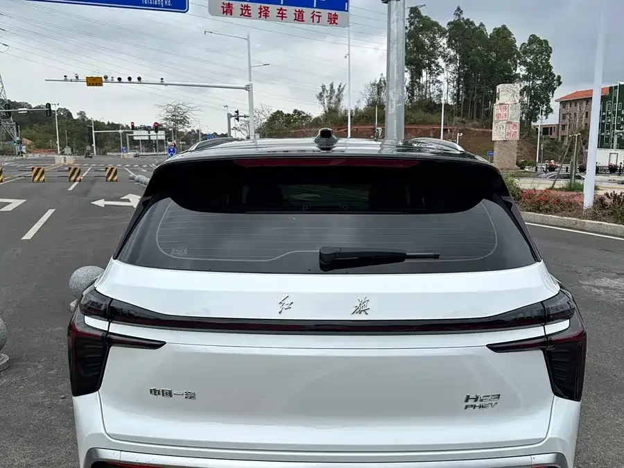 Hongqi HS3 PHEV Hongqi HS3 PHEV 2025 117km Jinwei Edition 2025 — миниатюра 4