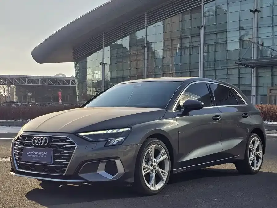 Audi A3 2022 Sportback 35 TFSI Fashionable and Elegant 2023 — миниатюра 3