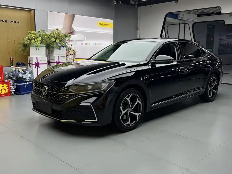 Volkswagen Passat Passat 2025 PRO 380TSI Starry Sky Dragon Edition 2025 — миниатюра 3