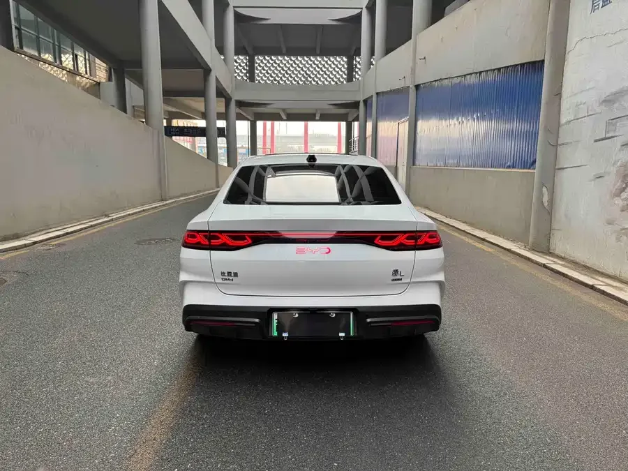 BYD Qin L Qin L 2025 DM-i Intelligent Driving Edition 120KM Leading Edition 2025 — миниатюра 2