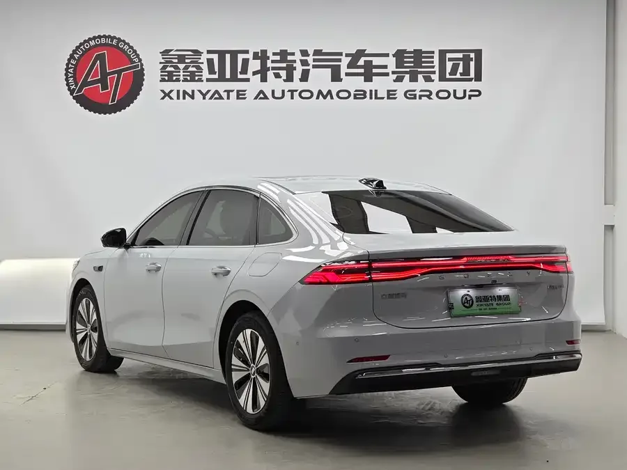 Geely Galaxy A7 Galaxy A7 2025 EM-i 150km Explorer+ Edition 2025 — миниатюра 3