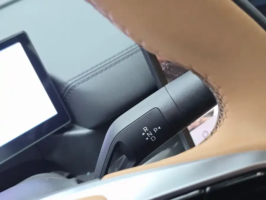 Geely Galaxy A7 Galaxy A7 2025 EM-i 150km Explorer+ Edition 2025 — миниатюра 4