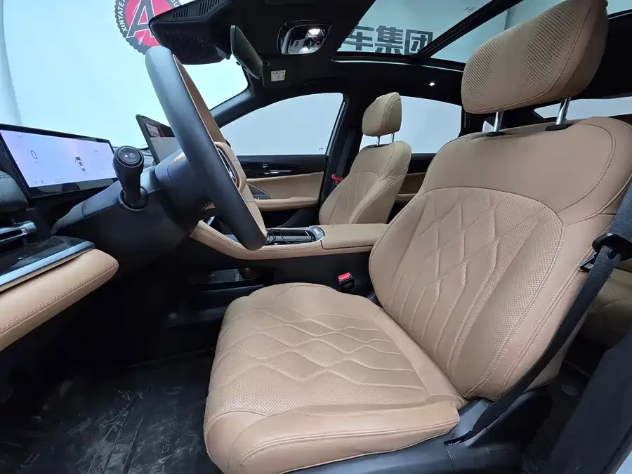 Geely Galaxy A7 Galaxy A7 2025 EM-i 150km Explorer+ Edition 2025 — миниатюра 5