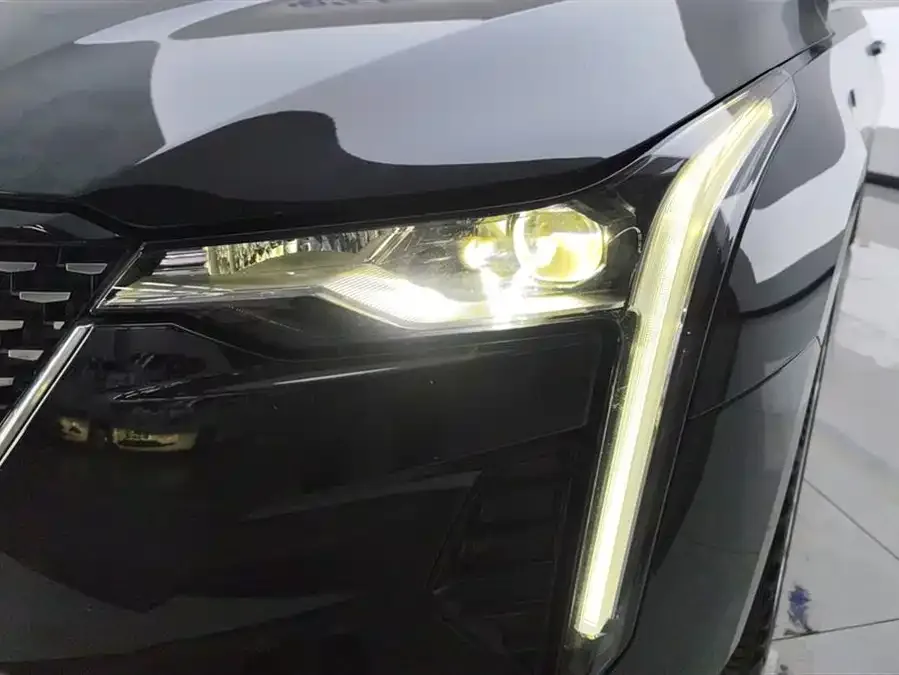 Cadillac CT4 2023 25T Fashion Edition 2023 — миниатюра 2