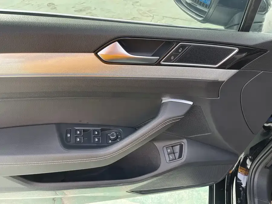 Volkswagen Magotan GTE plug-in hybrid Magotan GTE plug-in hybrid 2022 GTE luxury model 2023 — миниатюра 4