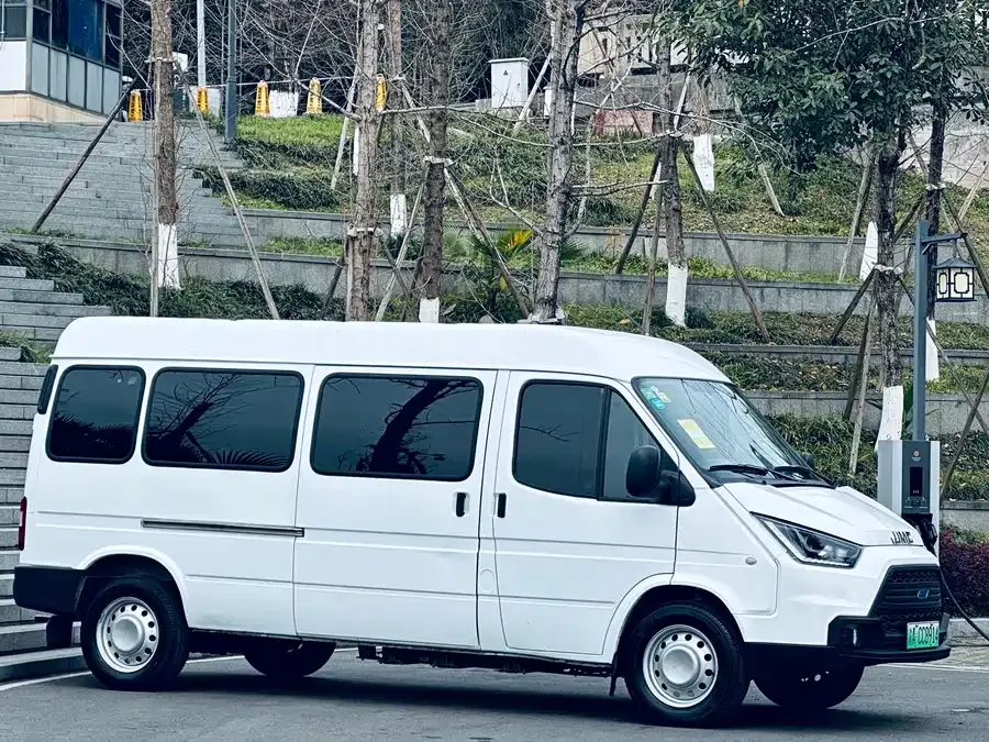 Jiangling Teshun EV Teshun EV 2022 Long Wheelbase Van with Mid-Roof 2022 — миниатюра 4