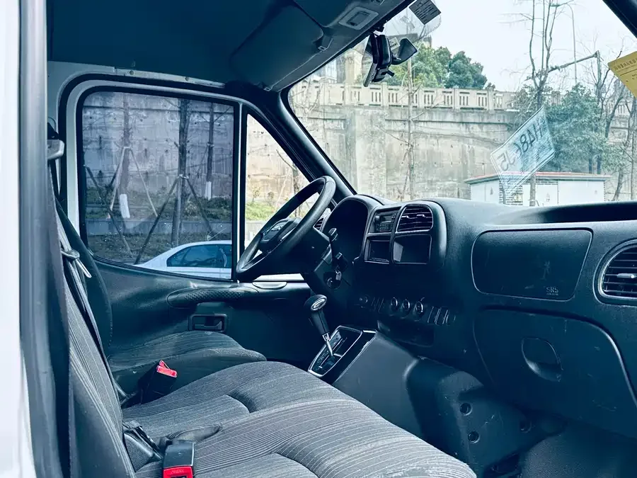 Jiangling Teshun EV Teshun EV 2022 Long Wheelbase Van with Mid-Roof 2022 — миниатюра 5
