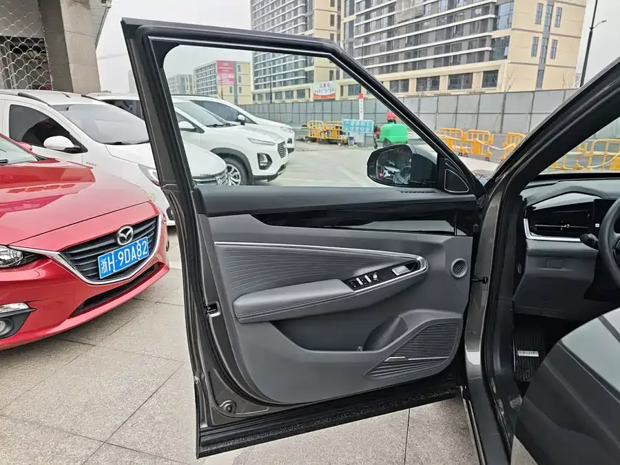 Geely Atlas Boyue 2026 1.5TD Joy 2026 — миниатюра 4