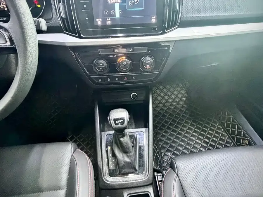 Skoda Kamiq 2021 KOMIC GT TSI230 DSG Flagship Edition 2022 — миниатюра 5