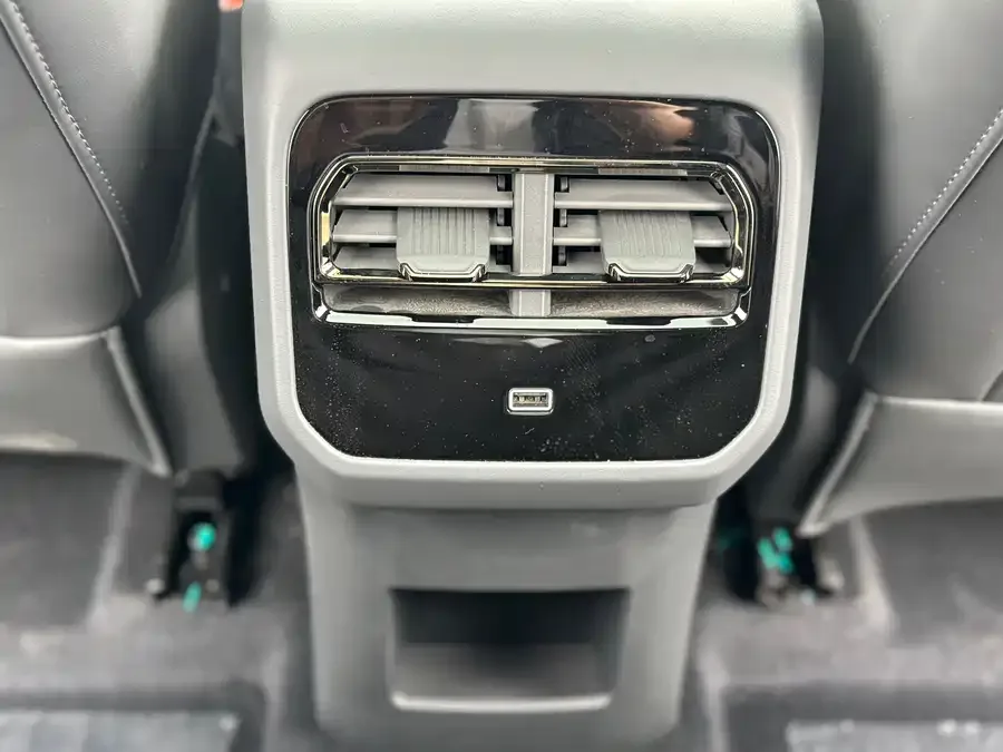 Jetour L6 JETOUR SHANHAI L6 2024 1.5TD DHT MAX 2025 — миниатюра 4