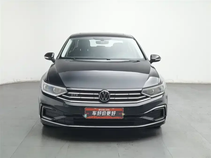 Volkswagen Magotan GTE plug-in hybrid Magotan GTE plug-in hybrid 2022 GTE luxury model 2022 — миниатюра 3
