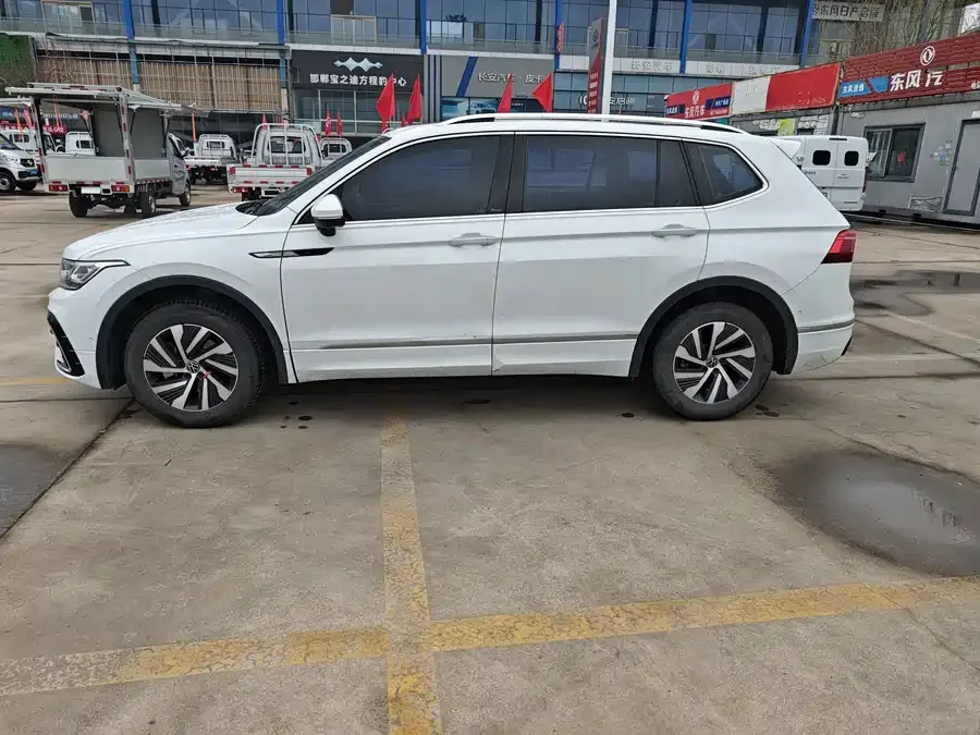 Volkswagen Tiguan L New Energy Tiguan L New Energy 2023 430PHEV Plug-in Hybrid Premium Edition 2023 — миниатюра 3
