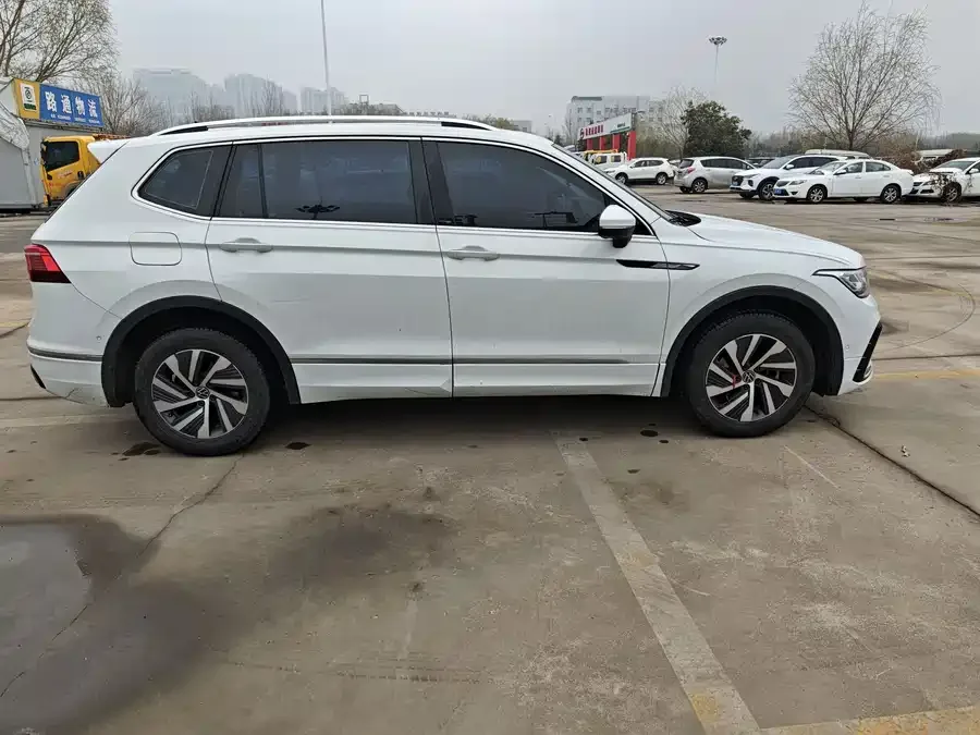 Volkswagen Tiguan L New Energy Tiguan L New Energy 2023 430PHEV Plug-in Hybrid Premium Edition 2023 — миниатюра 4