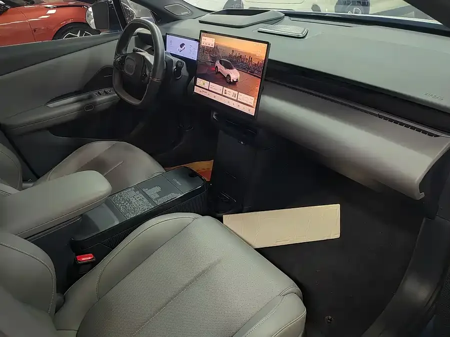 Lynk & Co Z20 Lynk & Co Z20 2025 530km Rear-wheel Drive Max Sun Chaser Edition 2024 — миниатюра 2