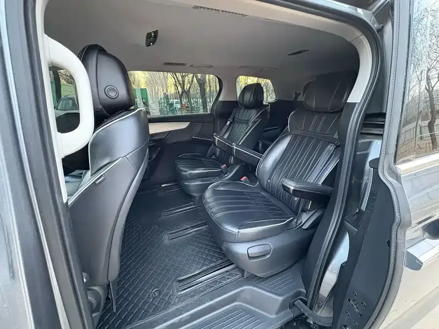 Roewe iMAX8 Roewe iMAX8 2023 400TGI Premium Edition 2022 — миниатюра 5