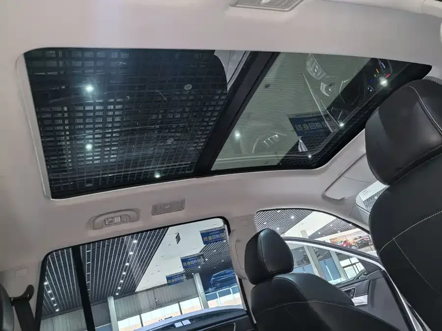 Roewe RX8 Roewe RX8 2019 30T Intelligent Network 2WD Super Flagship Edition 2023 — миниатюра 5