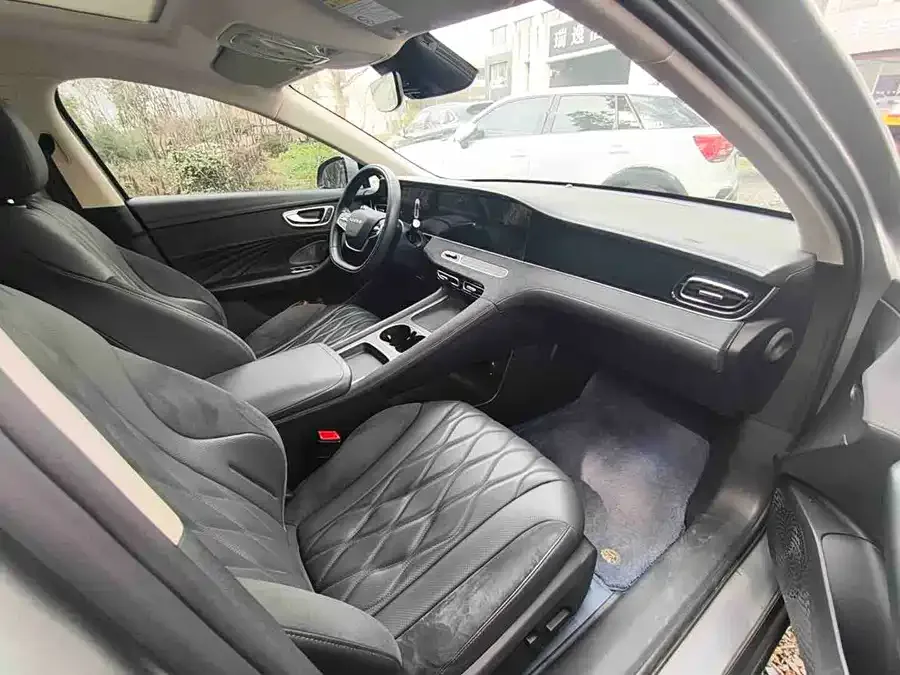 Roewe D7 Roewe D7 2023 DMH 125km Flagship Edition 2023 — миниатюра 2