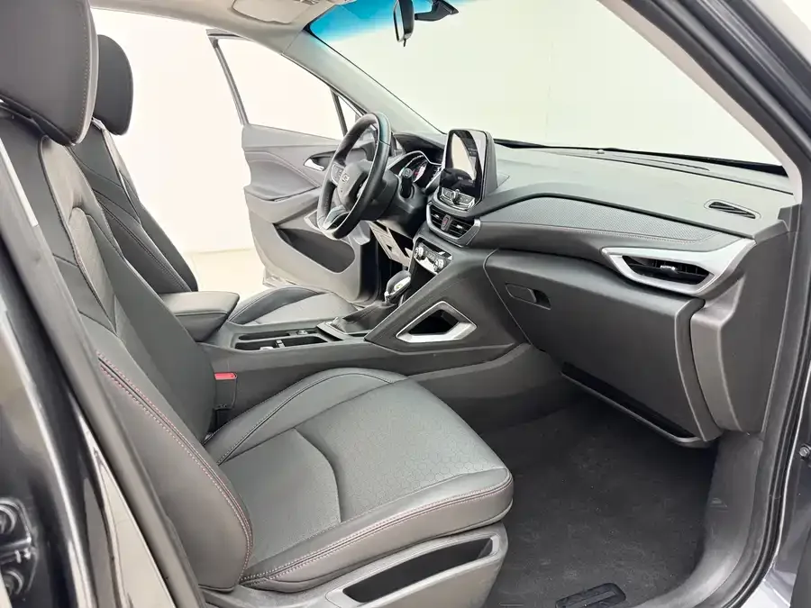 Chevrolet Volando Volando 2020 Mild Hybrid Redline 530T Automatic Enjoyment Edition (5+2 Model) 2023 — миниатюра 4